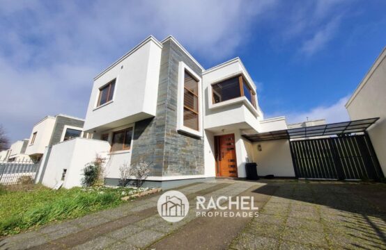 EN VENTA CASA CON PISCINA Y QUINCHO, CUMBRES DEL SUR TEMUCO